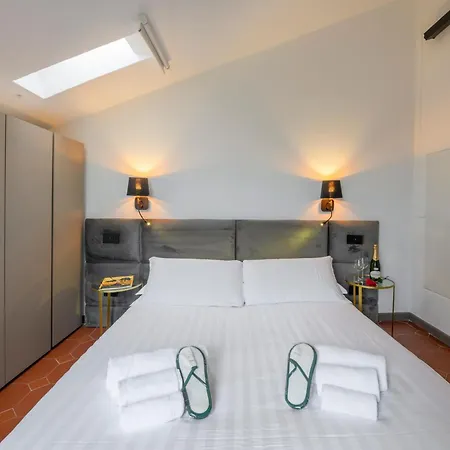 Palermo, 18 - Two-room With Terrace *